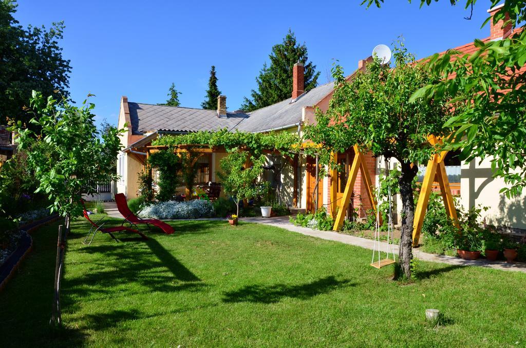 Nohab Apartman Badacsonytördemic Exterior foto